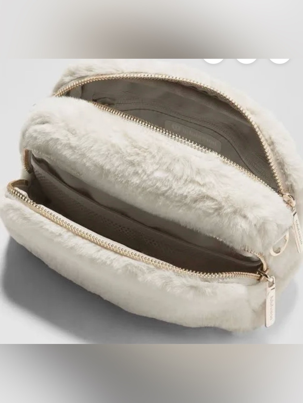 *NWT* Lululemon plush crossbody 2 litres w gold zippers and emblems - Picture 3 of 12